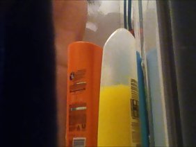 向孩子教授课程的好奇方式,确实每个母亲都有自己的技巧,但这个妈妈有点奇怪,尽管她的儿子很高兴。阿姨给她儿子的屁股脸颊,然后在沙发上乱搞他。我相信如果所有的母亲都这样教,年轻人会表现得更好。