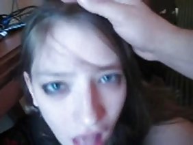 Alia Janine并不是最美丽的女人，更不用说了，但是这种成熟会让人感到翻倒，有一只狐狸的脸无法忍受。当他吸吮你的时候，他用那些被困在你身上的眼睛看着你，面对我，我知道你正享受着巨大的收获。然后看到它安装在你的上方，给那些大的山雀从一侧到另一侧漂浮的小船似乎正在下降并且令人惊叹。