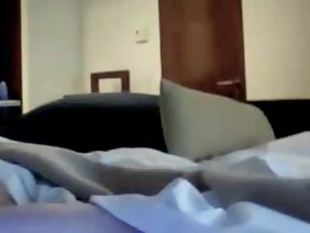 这个混蛋让他的母亲的裸体照片和清晰..成熟的女士高兴的是，她的孩子是一个pajillero他妈的，你看他是如何接收，与赤裸上身和渴望的公鸡，而他妈的，只是享受良好的性乱伦。