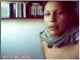 他和那个在房子周围徘徊的女人乱搞他的情人,经常裂缝完成Sean Lawless他妈的,他的妻子在房子里和房间里的女主人一起闲逛。她是Aaliyah Hadid,婊子很大,这就是为什么她更喜欢她,而不是那些不想撼动真相的女人。