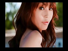 自从她看到女儿的男朋友后,母亲就试图引诱他。最后,这个男孩有了这样一个加热器,他在淋浴时上去监视她。翻转摩洛伊斯兰解放阵线的身体,然后翻转撞到女朋友的陷阱。幸运的是,他们都非常油腻,而不是生气的三重奏,就是这样。