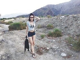 每当我看到我的阿姨弹吉他时,我就会变得如此饥渴,以至于无法抗拒。第二天早上,我跳了她,我吃了她的嘴,她的乳房和她的阴部。在这一切之后,她再也无法抗拒,最终让自己做了一切。