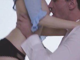 脂肪Anastasia Lux为我们所有人自慰，如果你真的喜欢大女人，你今天运气好！你将享受这个散布良好的荡妇腿和自慰她非常多汁的阴部，荡妇需要一个巨大的高潮，当她看着相机他妈的..