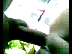 这个美丽的黑发成熟爱年轻女孩的公鸡和山雀。但是他不喜欢普通的女孩,她会迷失那些非常凶狠且在床上很脏的人。她喜欢和其他小猫擦她的阴部,并最终带着纯粹的快乐。这有点像妓女。