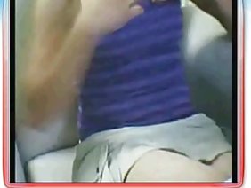 缓慢但强烈，这就是Erica Lauren的贱人喜欢粉末的方式。很高兴被一只非常肥胖的阴茎钉在她毛茸茸的阴部上，一点一点地为了享受每次穿透，好像它是最后一次。