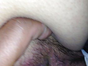 教授会非常紧张这个年轻的学生是有一点不好的人，因为这个老师脱下她的衣服，并开始在这个家伙面前手淫，而你需要做的一个非常重要的考虑因素。他一做到这一点，就把他的阴茎拉出来并乱搞他的老师。